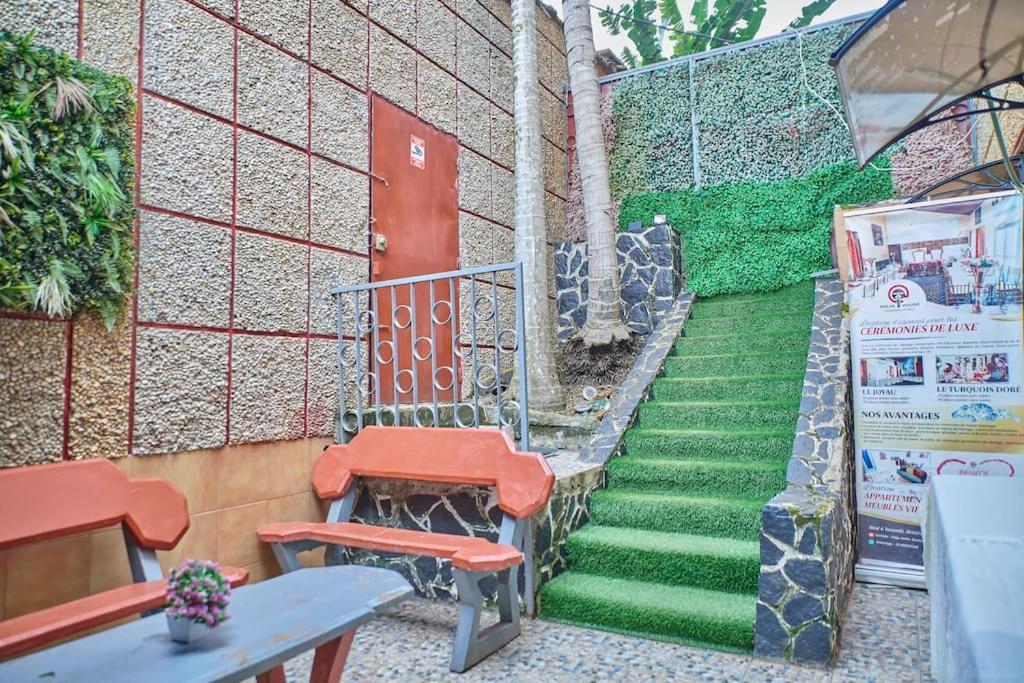 Ninja House Studio Chic Le Turquois Dore Yaoundé Zewnętrze zdjęcie